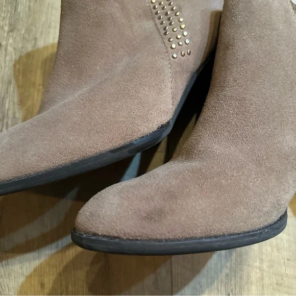 Vionic Georgia Orthaheel Studded Ankle Boots - Picture 11 of 11